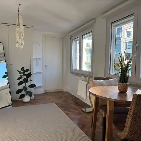 Premium Saldanha Espacosa, Com Ar-condicionado, Tv E Banheiro Privativo Apartmán *